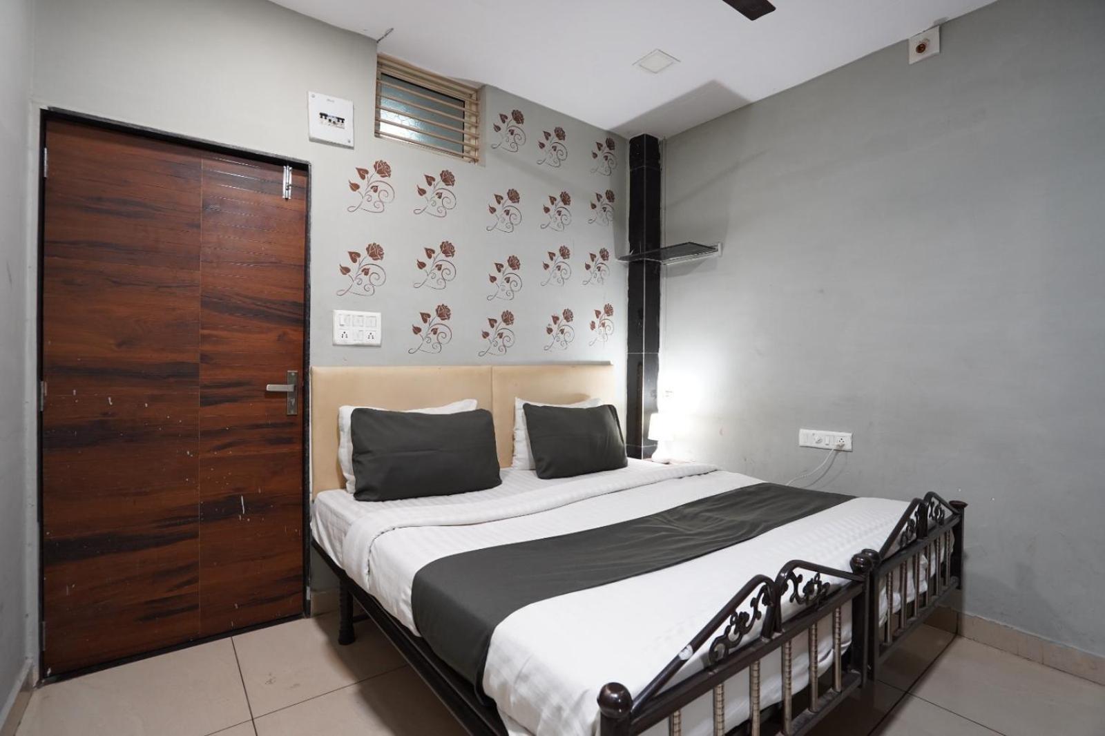Hotel Sai Inn, Ahmedabad Airport Εξωτερικό φωτογραφία