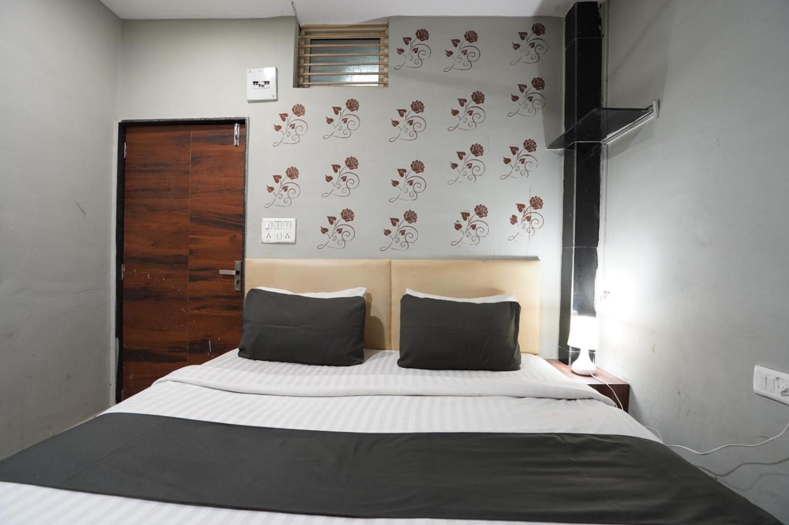Hotel Sai Inn, Ahmedabad Airport Εξωτερικό φωτογραφία