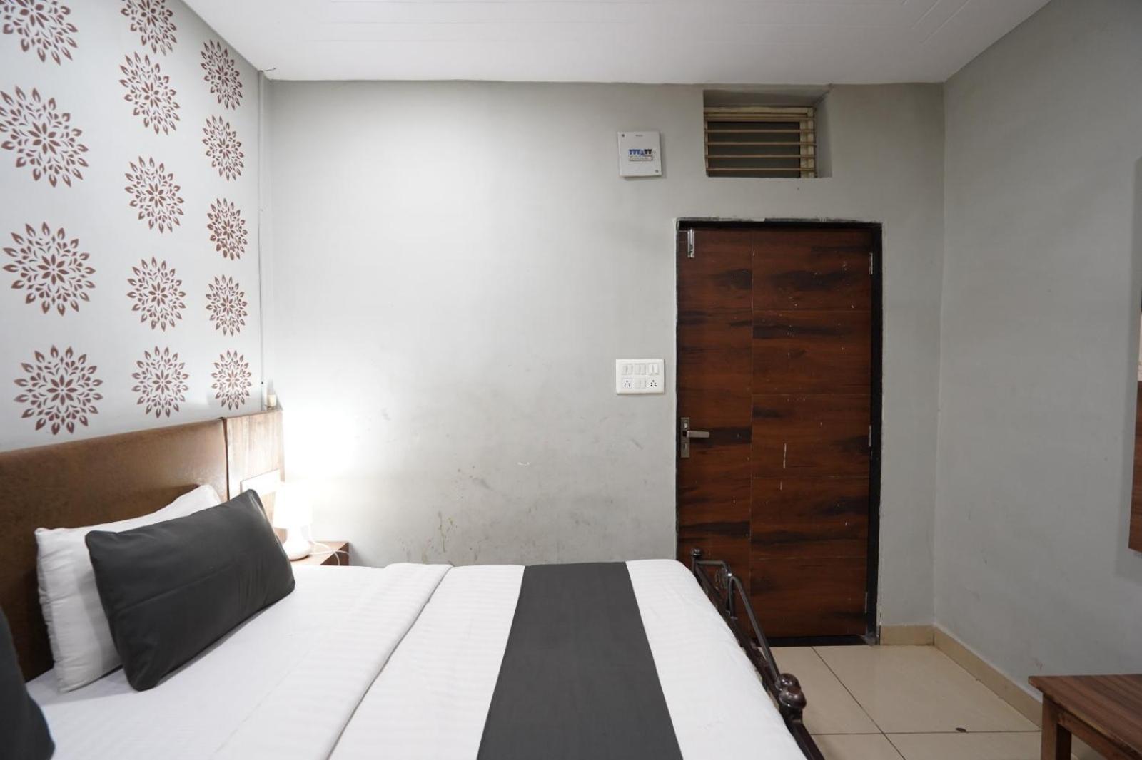 Hotel Sai Inn, Ahmedabad Airport Εξωτερικό φωτογραφία