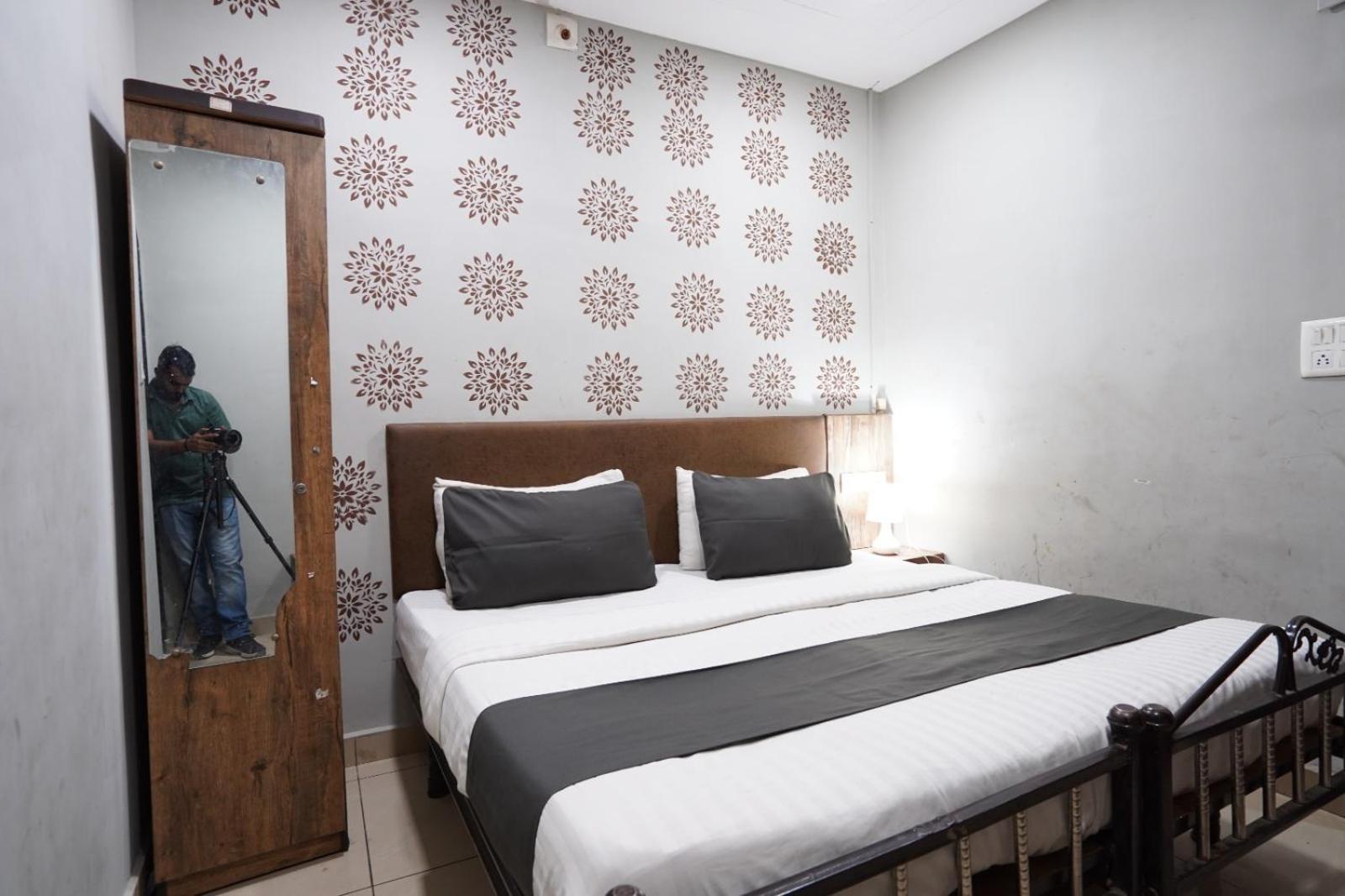 Hotel Sai Inn, Ahmedabad Airport Εξωτερικό φωτογραφία