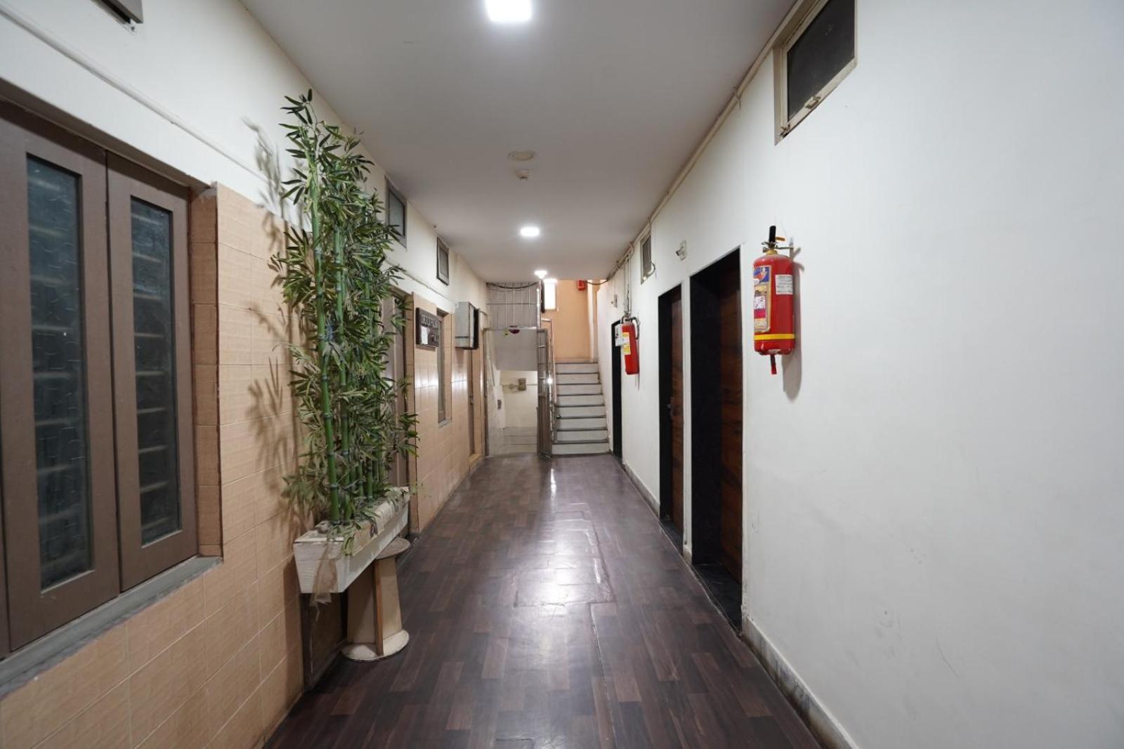 Hotel Sai Inn, Ahmedabad Airport Εξωτερικό φωτογραφία