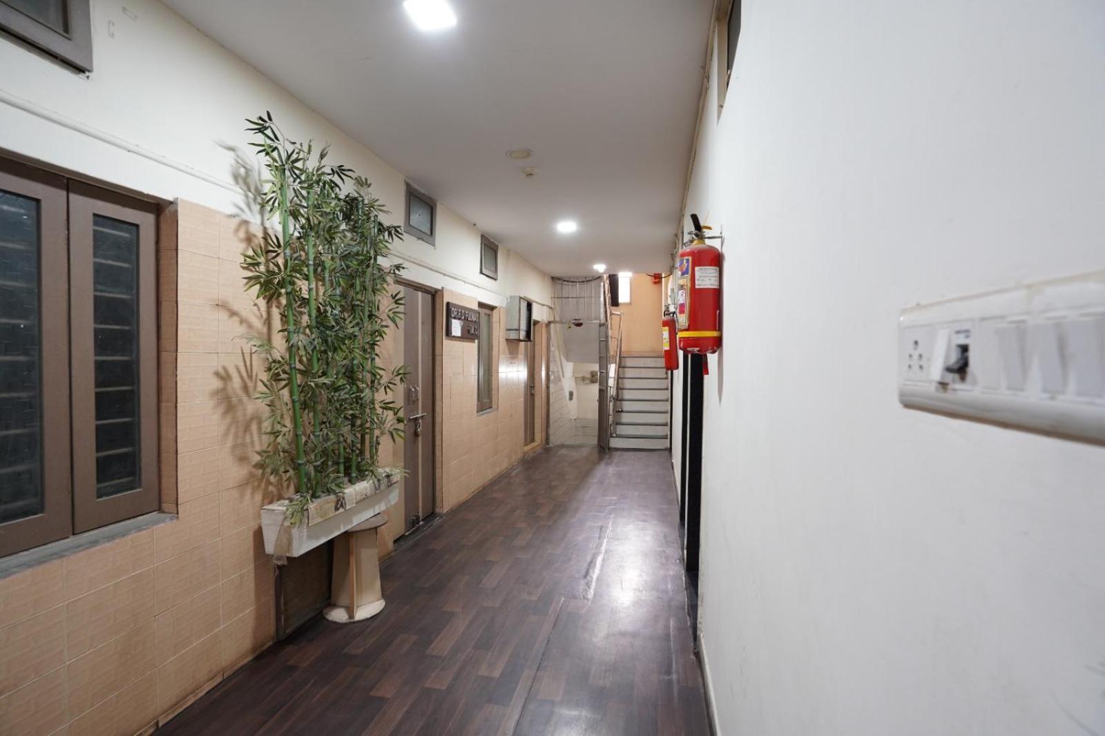 Hotel Sai Inn, Ahmedabad Airport Εξωτερικό φωτογραφία