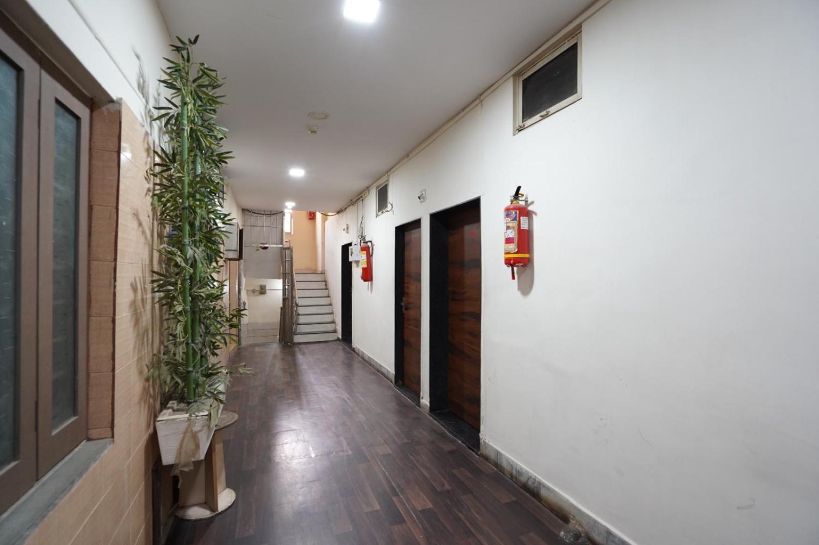 Hotel Sai Inn, Ahmedabad Airport Εξωτερικό φωτογραφία